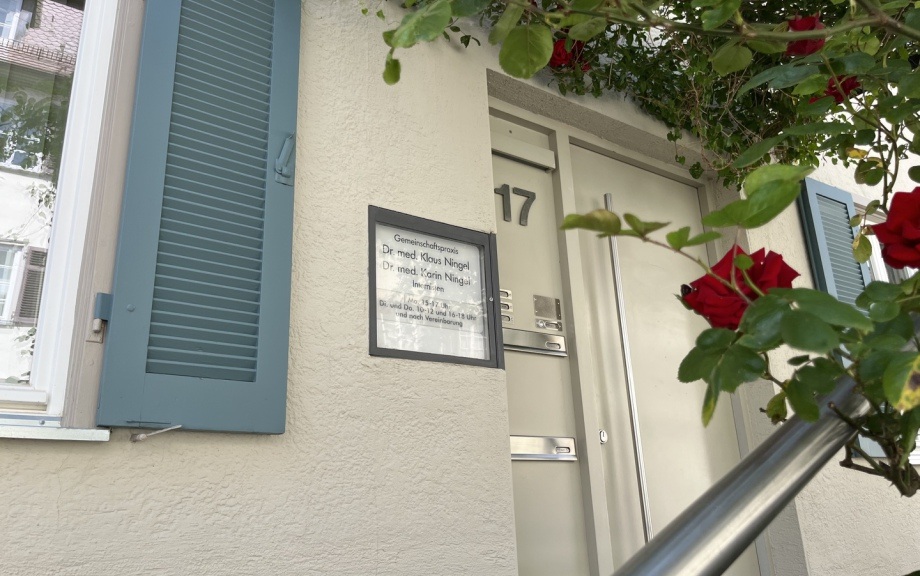 Eingangsbereich der Gemeinschaftspraxis Ningel